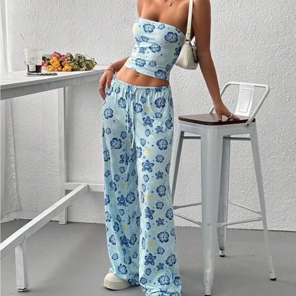 Floral Blue and White Two-Piece Set - Picture 6 of 6